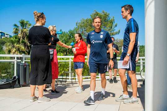 Guro Reiten of Norway and Martin Sjögren, head coach of