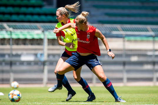 Stine Hovland and Elise Hove Thorsnes of Norway
