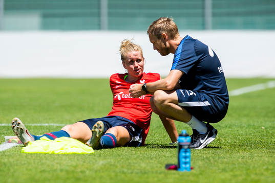 Elise Hove Thorsnes and Martin Sjögren, head coach of