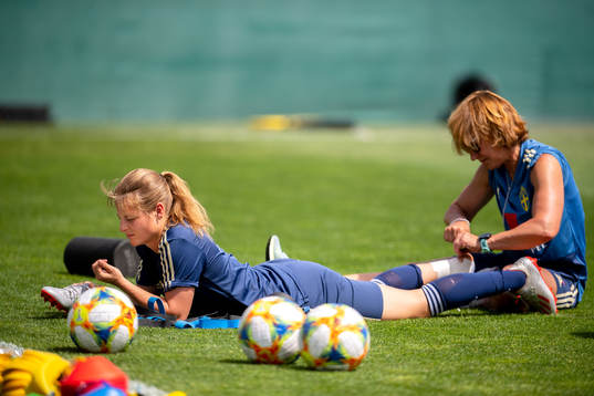 Anna Anvegård of Sweden receives treatment