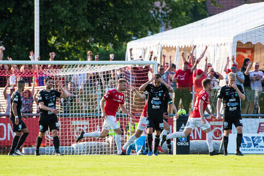 Bläddra bland fler bilder av Fotboll, superettan,  Degerfors - Västerås SK