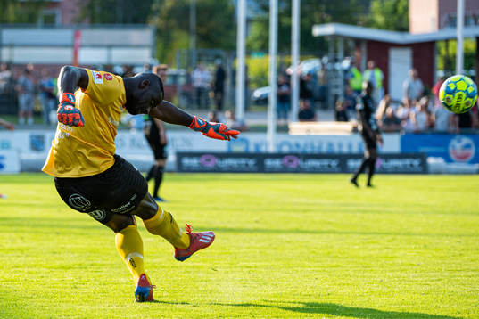 Degerfors målvakt Ismael Diawara