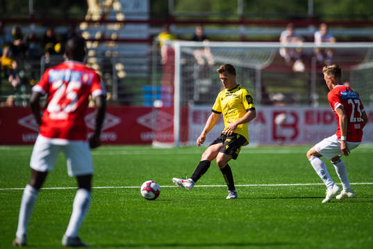 Eirik Wichne of Start and Martin Vinjor of Kongsvinger