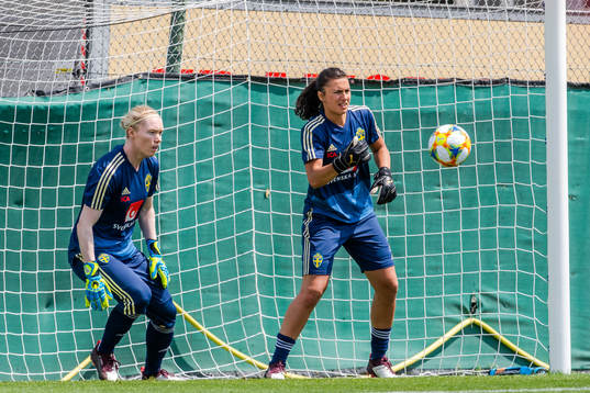 Goalkeepers Hedvig Lindahl and Zecira Musovic of Sweden