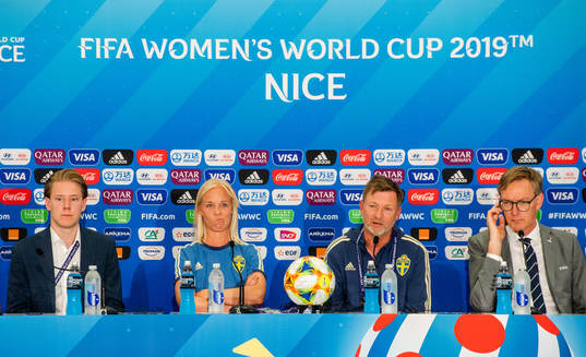 Press officer Fredrik Madestam, Caroline Seger and Peter