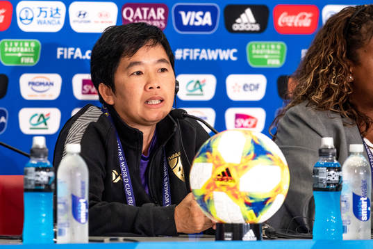 Nuengrutai Srathongvian, head coach of Thailand