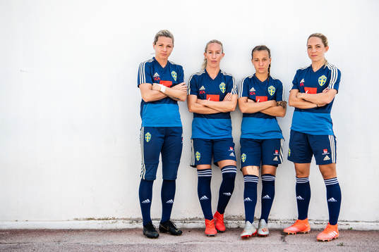 Goalkeeper Jennifer Falk , Julia Roddar , Julia Zigiotti