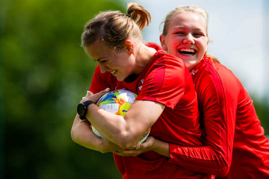 Kristine Minde and Frida Leonhardsen Maanum of Norway