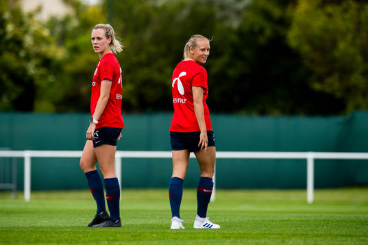 Stine Hovland and Lisa Naalsund of Norway