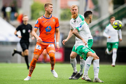 Hólmbert Fridjónsson of Aalesund and Odmar Færø of