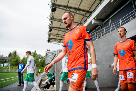 Aron Elís Thrándarson of Aalesund enters the pitch