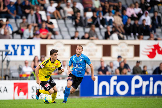 Mjällbys Jesper Gustavsson och Halmstads Joel Allansson