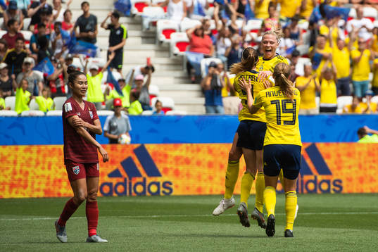 Kosovare Asllani, Fridolina Rolfö and Anna Anvegård