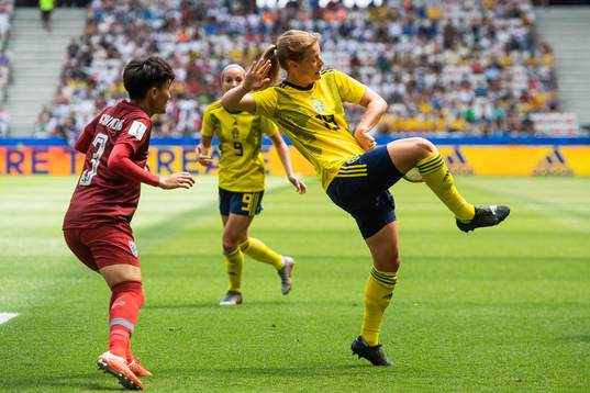 Natthakarn Chinwong of Thailand and Anna Anvegård of Sweden