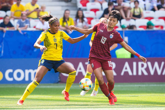 Madelen Janogy of Sweden and Pitsamai Sornsai of Thailand