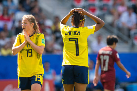 Anna Anvegård and Madelen Janogy look dejected