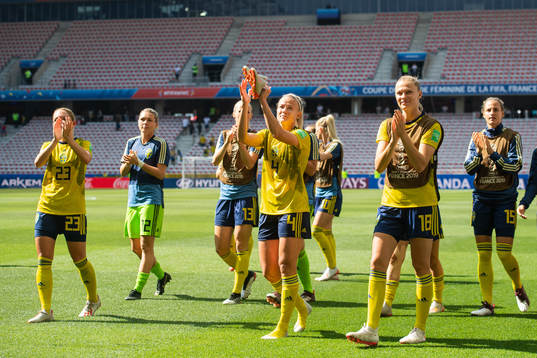 Elin Rubensson, Hanna Glas and Fridolina Rolfö celebrate