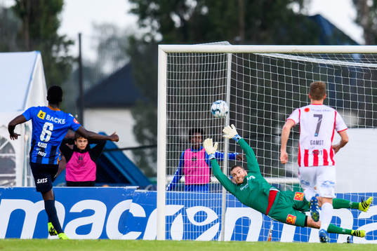 Luc Kassi of Stabæk with a penalty against goalkeeper