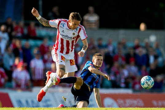 Robert Taylor of Tromsø and Oscar Aga of Stabæk
