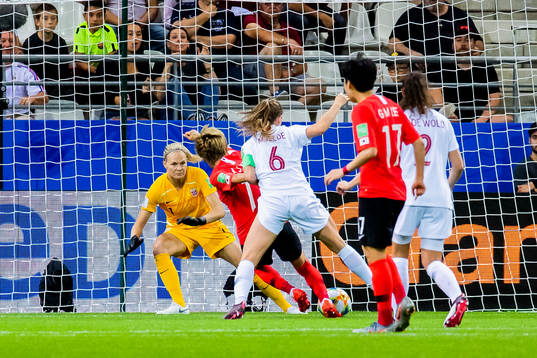 Goalkeeper Ingrid Hjelmseth and Maren Nævdal Mjelde of