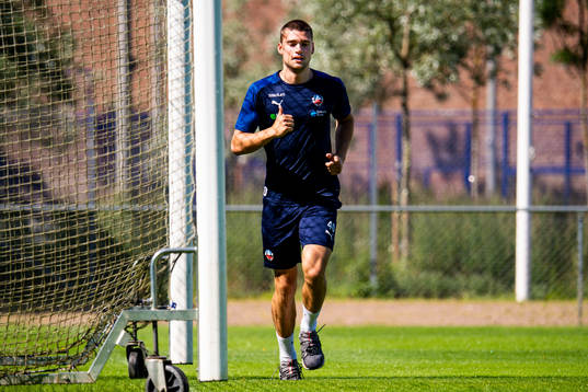 Mattias Almeida kör rehab