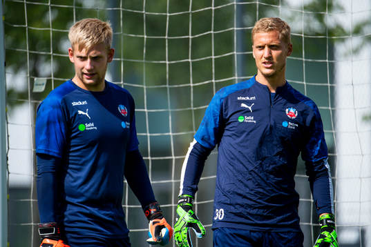 Målvakt Pär Hansson och målvakt Ian Pettersson