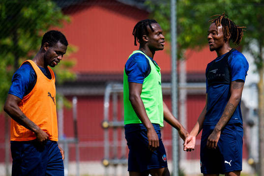 Mohammed Abubakari, Noel Mbo och Kundai Benyu