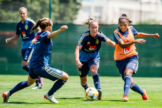 Julia Zigiotti Olme , Julia Roddar and Madelen Janogy of