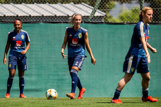 Madelen Janogy, Julia Roddar and Mimmi Larsson  of Sweden