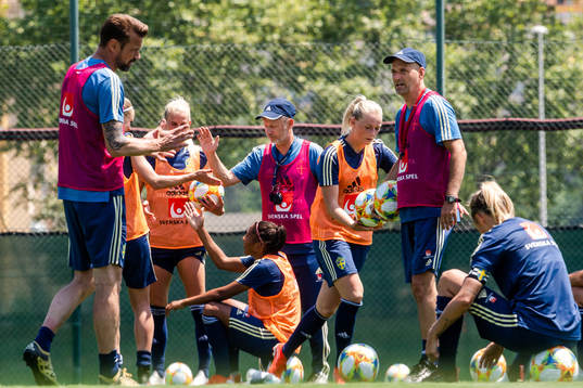 Peter Gerhardsson, Head coach , Madelen Janogy , Stina