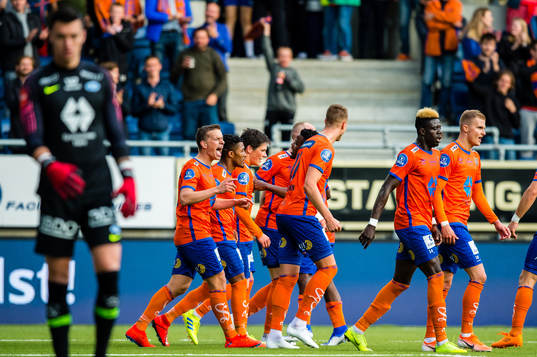 Aron Elis Thrandarson of Aalesund celebrates