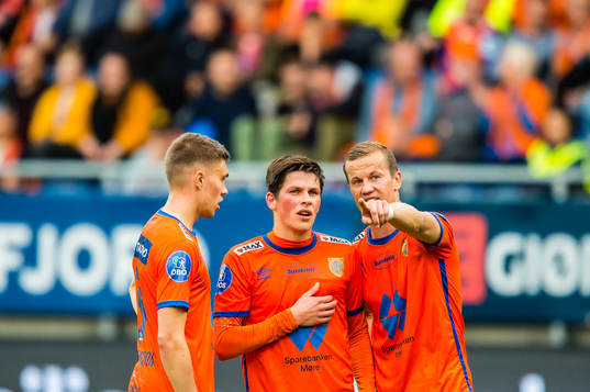 Daniel Leo Gretarsson Schmidt, Sondre Brunstad Fet and