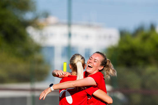 Karina Sævik and Stine Hovland celebrate
