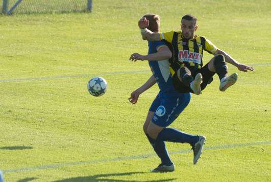 IFK Hässleholms Mohamed Hamdan i matchen i division 2