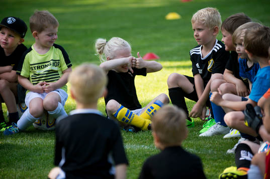 IFK Hässleholms pojkar födda 2013 och 2014 tränar på