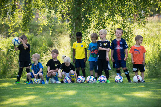 IFK Hässleholms pojkar födda 2013 och 2014 tränar på