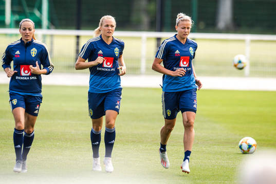 Kosovare Asllani , Magdalena Eriksson and Hanna Glas of