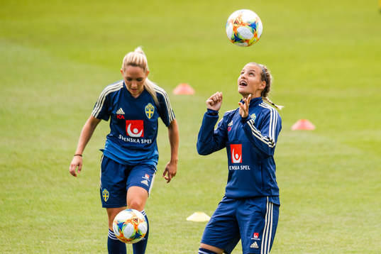 Elin Rubensson and Nathalie Björn of Sweden