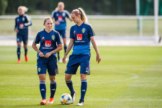 Elin Rubensson and Amanda Ilestedt of Sweden