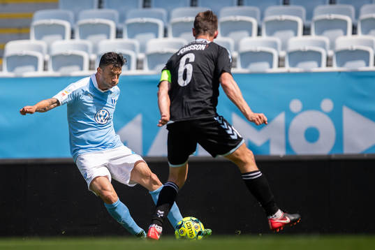 Malmö FFs Behrang Safari och Sönderjyskes Eggert Jonsson