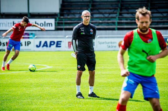 Helsingborgs tränare Henrik Larsson innan träningsmatchen