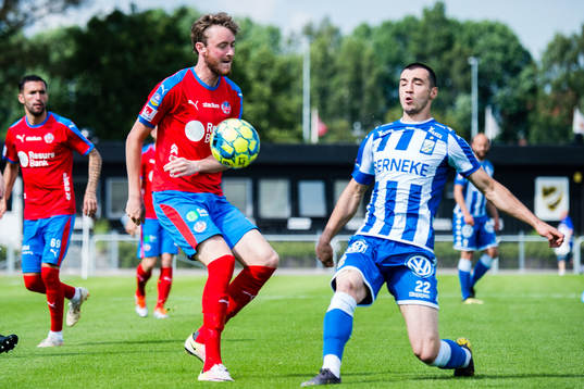 Helsingborgs Rasmus Jönsson och IFK Göteborgs Giorgi