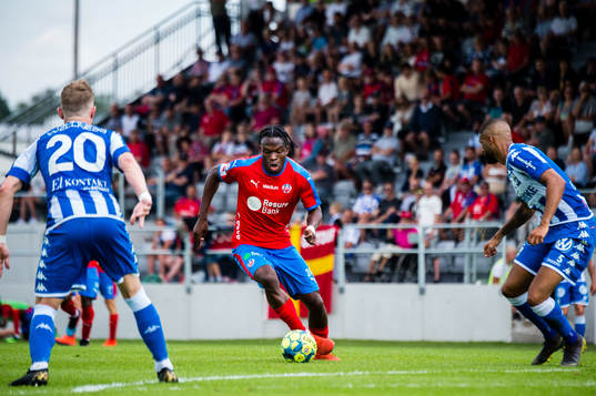 Helsingborgs Noel Mbo utmanar IFK Göteborgs Victor