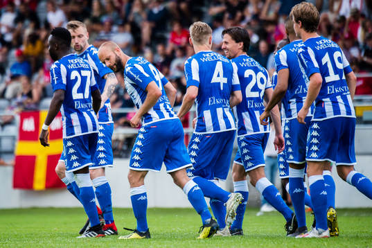 IFK Göteborgs Robin Söder jublar med lagkamrater