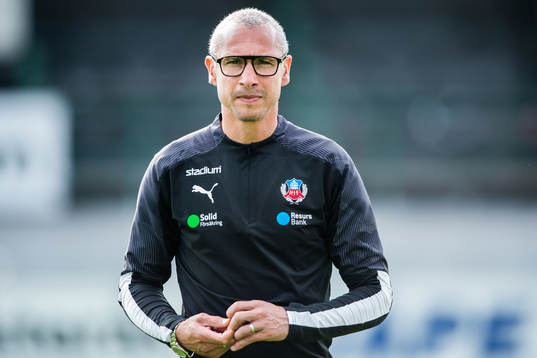 Helsingborgs tränare Henrik Larsson deppar