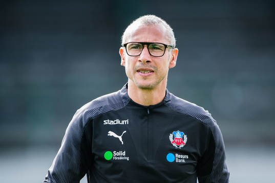 Helsingborgs tränare Henrik Larsson deppar
