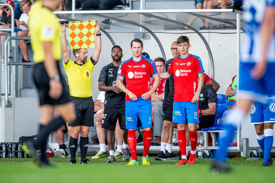Helsingborgs Johan Persson och Armin Gigovic byts in