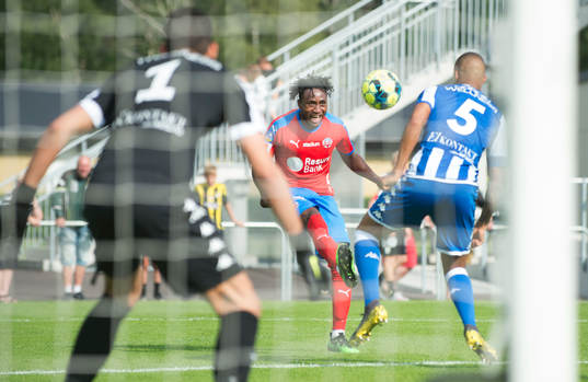 Helsingborgs Mamoudo Moro i träningsmatchen mellan