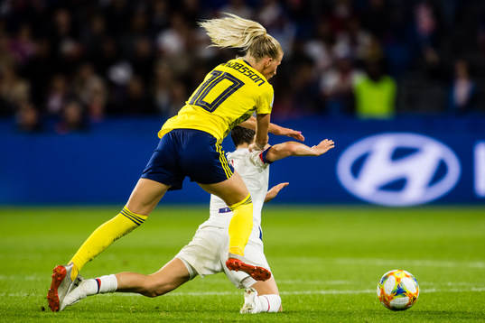 Sofia Jakobsson of Sweden in a duell