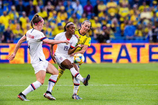 Rebecca Sauerbrunn and Crystal Dunn of USA against Kosovare